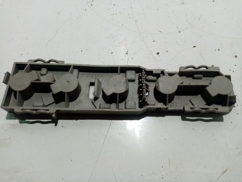 Recambio de portalamparas para opel corsa b referencia OEM IAM   