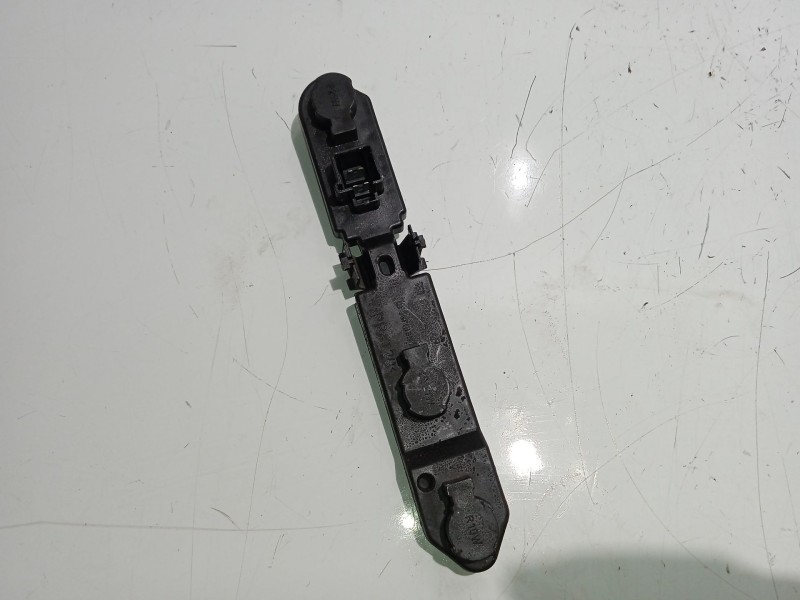 Recambio de portalamparas para volvo s60 berlina 2.4 diesel cat referencia OEM IAM 153852  