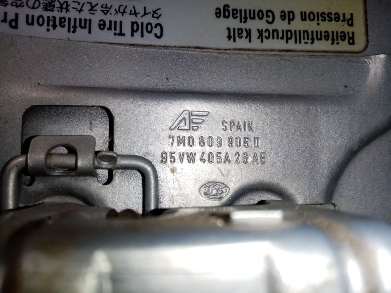 Recambio de tapa exterior combustible para volkswagen sharan (7m8) básico referencia OEM IAM 7M0809905F  