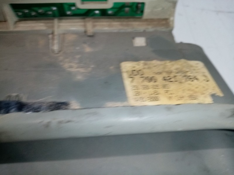 Recambio de pantalla multifuncion para renault twingo (co6) 1.2 referencia OEM IAM 7700421764J  