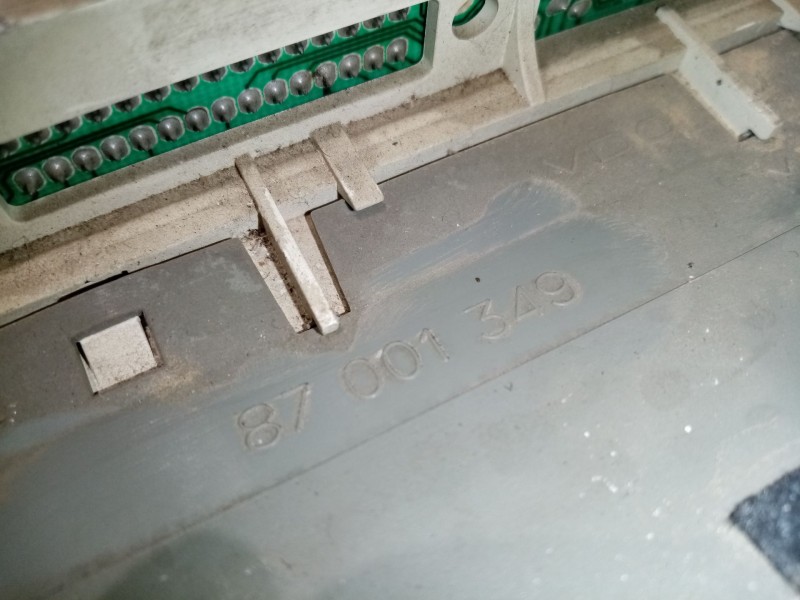 Recambio de pantalla multifuncion para renault twingo (co6) 1.2 referencia OEM IAM 7700421764J  