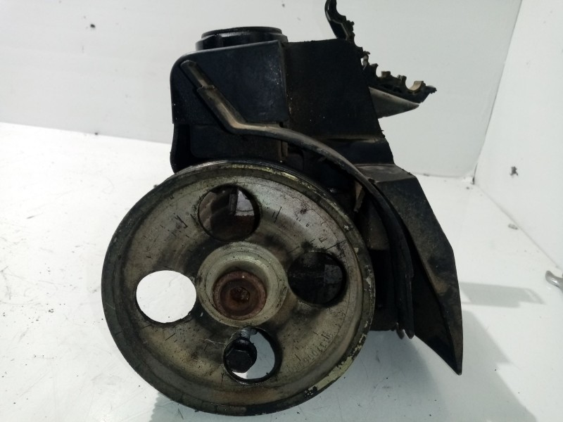 Recambio de bomba direccion para peugeot 206 berlina 1.4 hdi referencia OEM IAM 9637000980  
