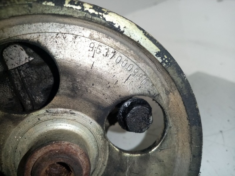 Recambio de bomba direccion para peugeot 206 berlina 1.4 hdi referencia OEM IAM 9637000980  
