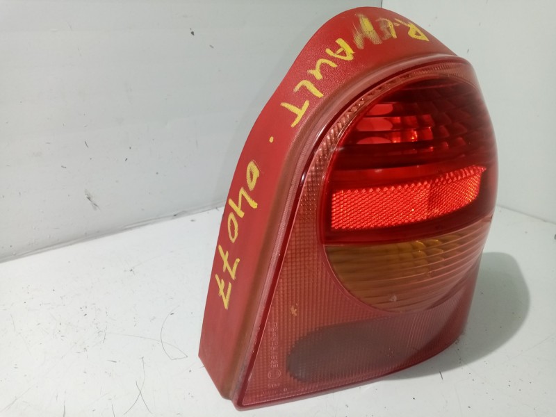 Recambio de piloto trasero derecho para renault twingo (co6) 1.2 referencia OEM IAM 7700426320  