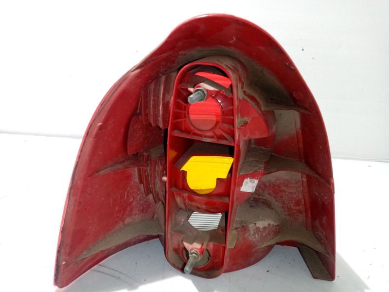 Recambio de piloto trasero derecho para renault twingo (co6) 1.2 referencia OEM IAM 7700426320  