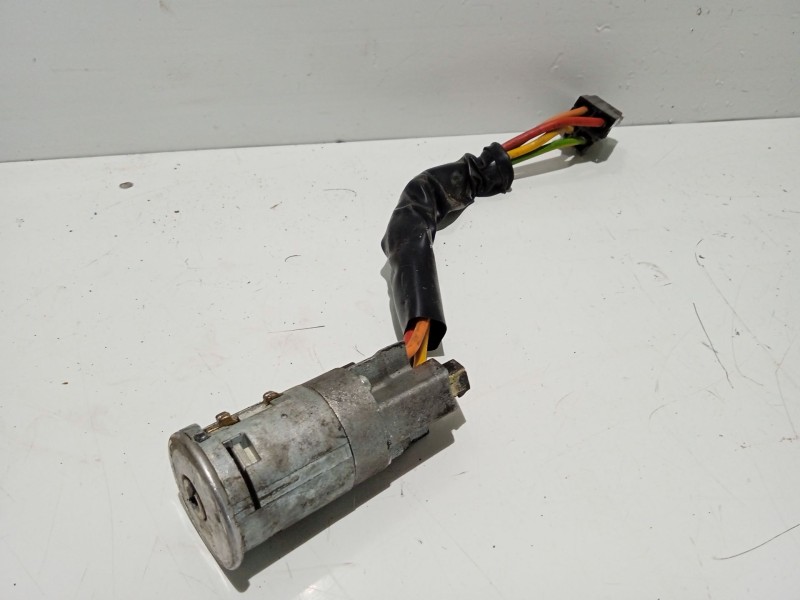 Recambio de conmutador de arranque para renault rapid/express (f40) referencia OEM IAM 7700772943  