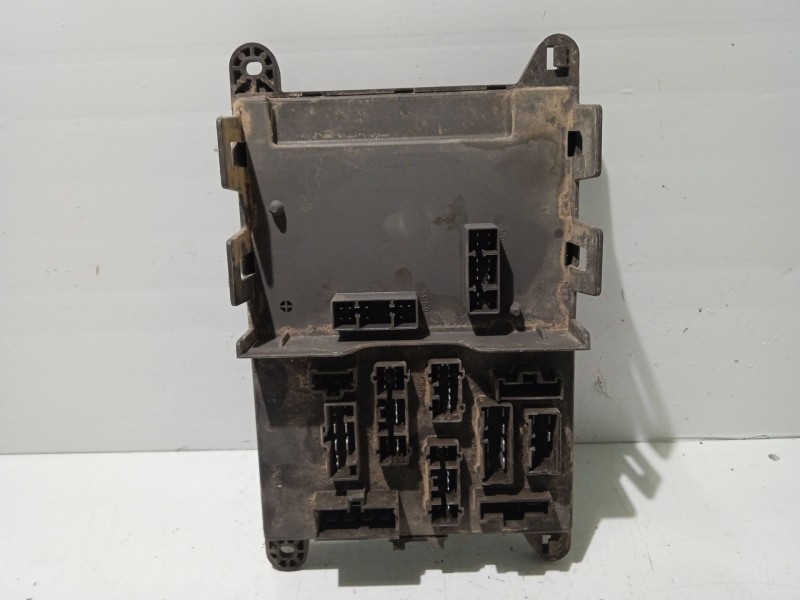 Recambio de caja reles / fusibles para land rover freelander (ln) 2.0 turbodiesel referencia OEM IAM 52010565B  