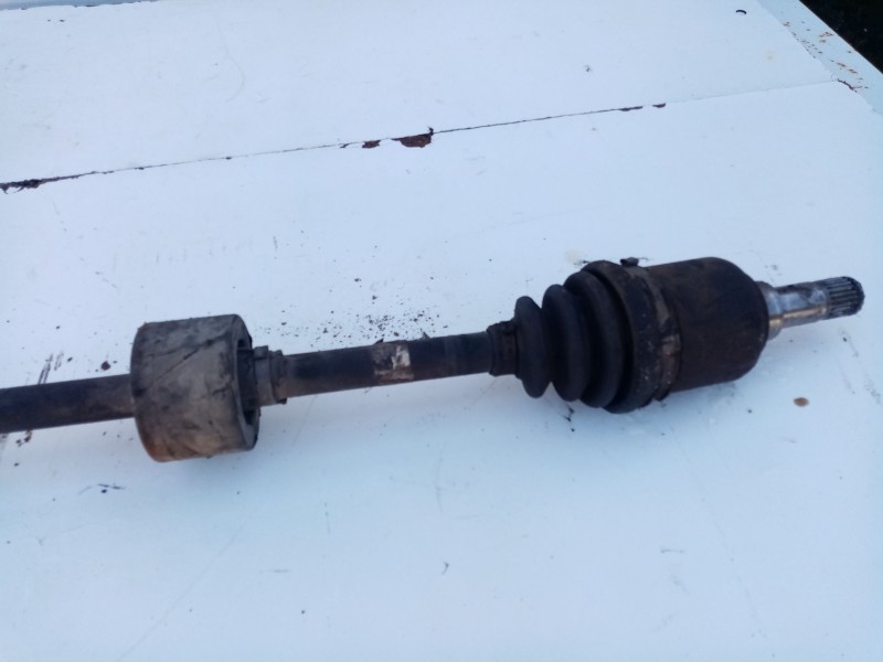 Recambio de transmision delantera derecha para fiat punto berlina referencia OEM IAM 46308522  