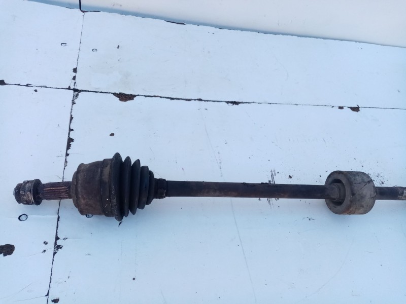 Recambio de transmision delantera derecha para fiat punto berlina referencia OEM IAM 46308522  