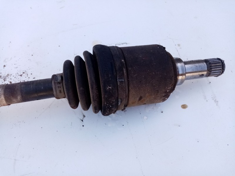 Recambio de transmision delantera izquierda para fiat punto berlina referencia OEM IAM 51808106  