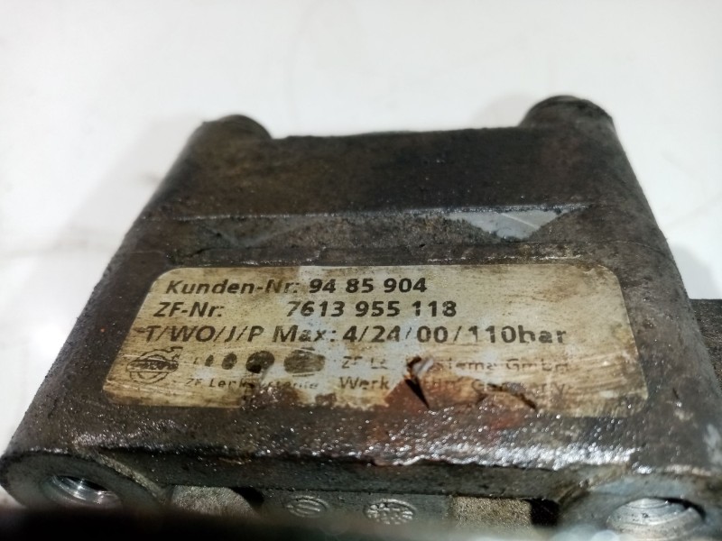 Recambio de bomba direccion para volvo s80 berlina 2.5 d referencia OEM IAM 8251734 5146310013 