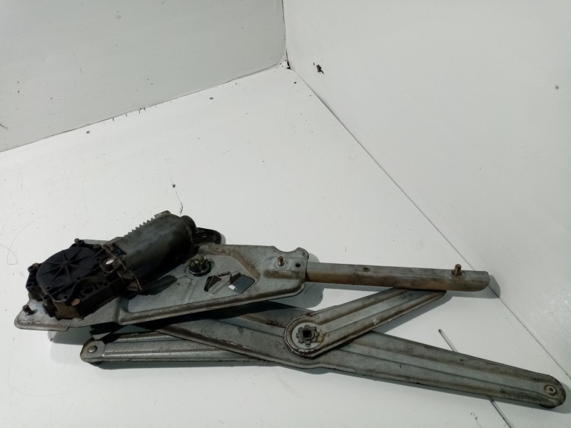 Recambio de elevalunas delantero izquierdo para renault twingo (co6) 1.2 referencia OEM IAM 8200051779  