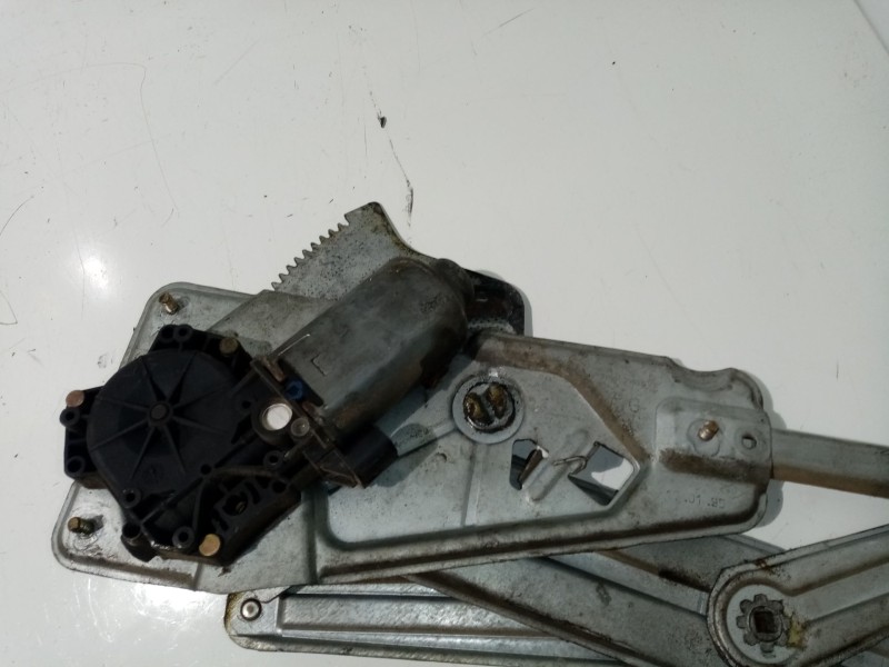 Recambio de elevalunas delantero izquierdo para renault twingo (co6) 1.2 referencia OEM IAM 8200051779  