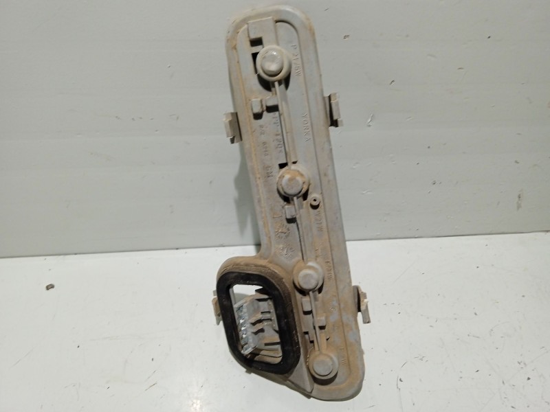 Recambio de portalamparas para opel zafira a monospace (t98) 2.0 dti 16v (f75) referencia OEM IAM   