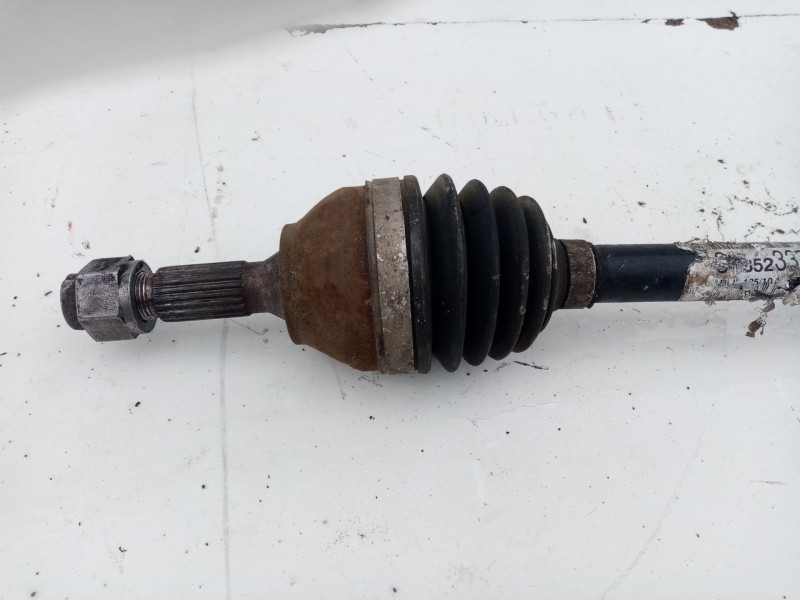 Recambio de transmision delantera izquierda para renault 5 1.1 referencia OEM IAM 9685233780  