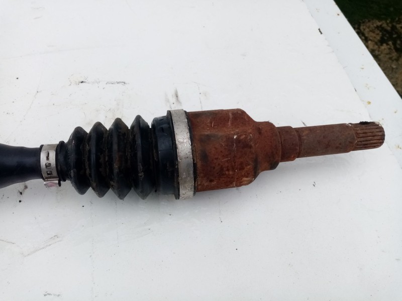 Recambio de transmision delantera derecha para renault 5 1.1 referencia OEM IAM 9672620680  