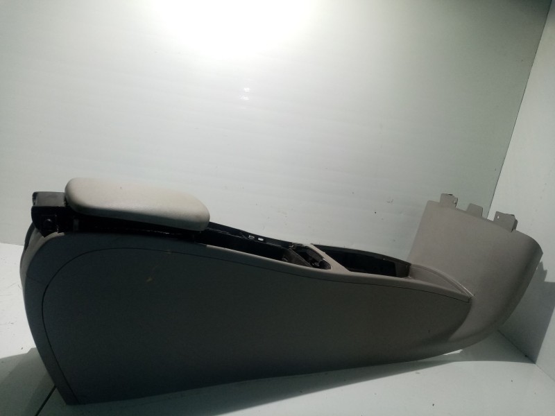 Recambio de apoyabrazos central para volvo v50 familiar referencia OEM IAM 30755374  