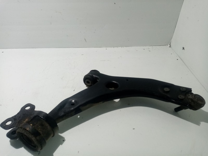 Recambio de brazo suspension inferior delantero derecho para volvo v50 familiar referencia OEM IAM 3M513A423EN 260508235732 