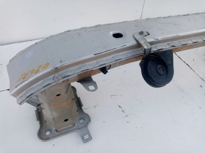 Recambio de refuerzo paragolpes delantero para volvo v50 familiar referencia OEM IAM 31353949  