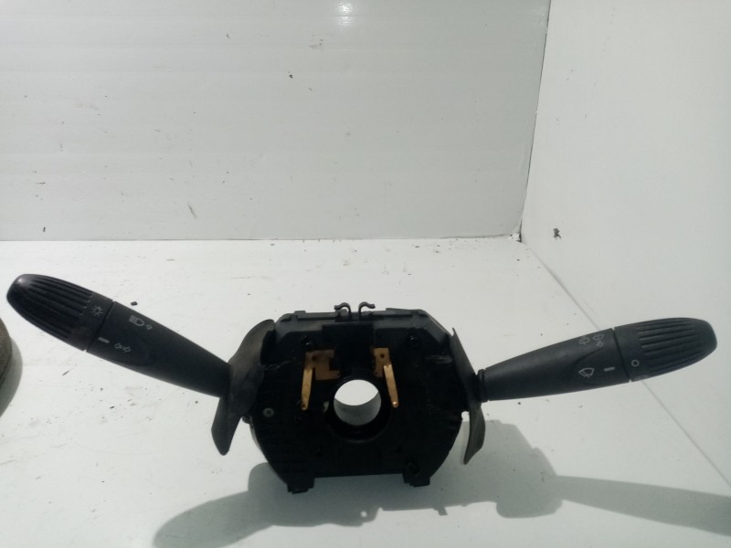 Recambio de com2000 para fiat punto berlina referencia OEM IAM 735381039  