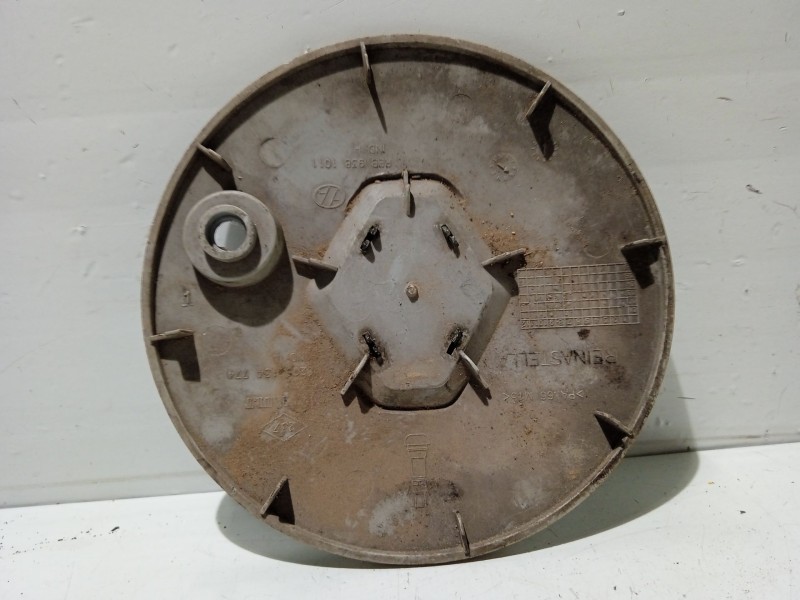 Recambio de tapacubo llanta aluminio para renault megane ii berlina 5p referencia OEM IAM 8200134774  