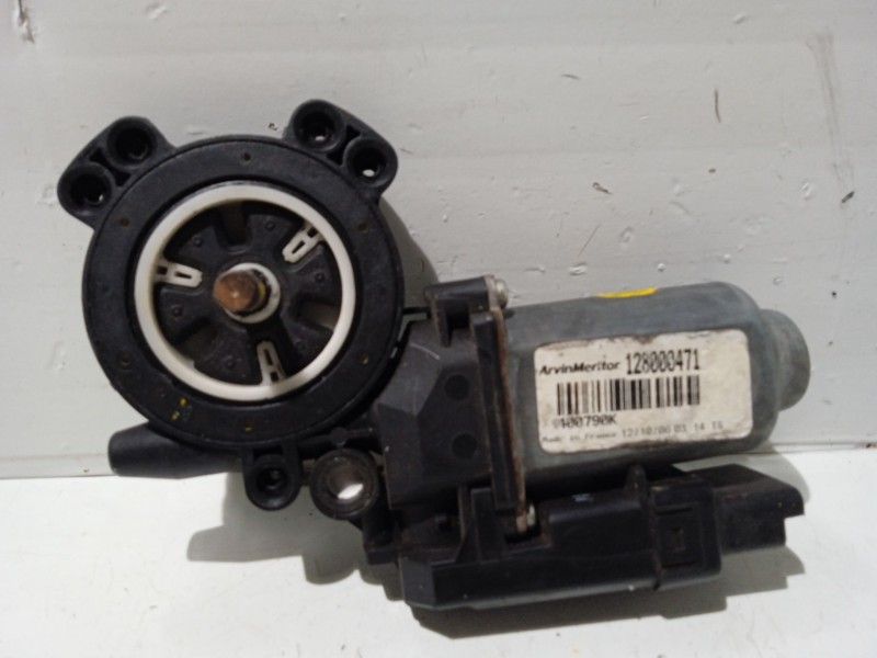 Recambio de motor elevalunas delantero izquierdo para renault megane ii berlina 5p referencia OEM IAM 128000471  