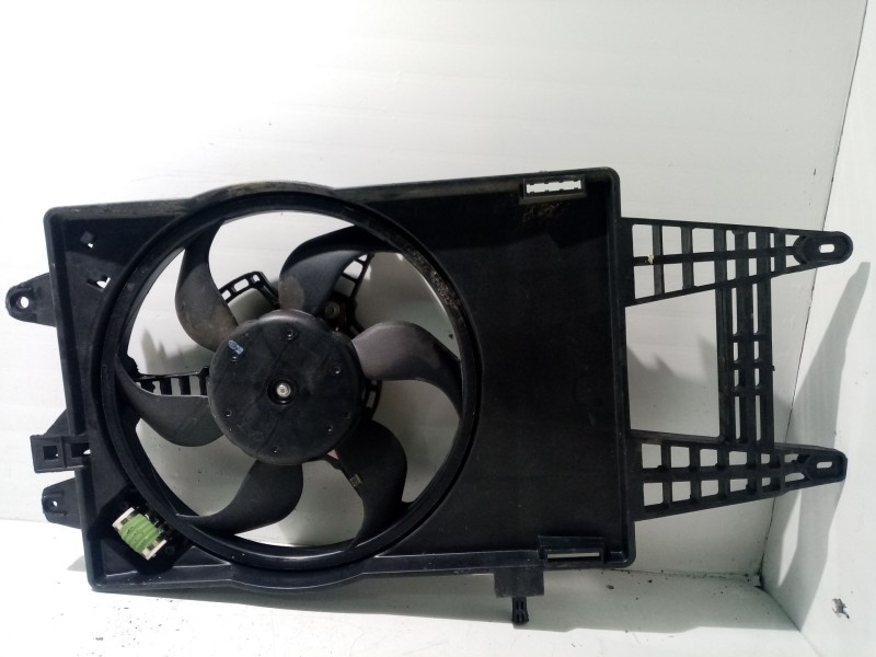 Recambio de electroventilador para fiat punto berlina (188) 1.3 jtd cat referencia OEM IAM 823700600  