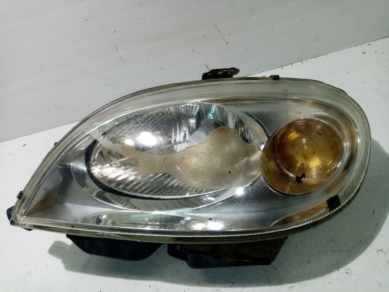 Recambio de faro izquierdo para citroën saxo referencia OEM IAM 9636331780  