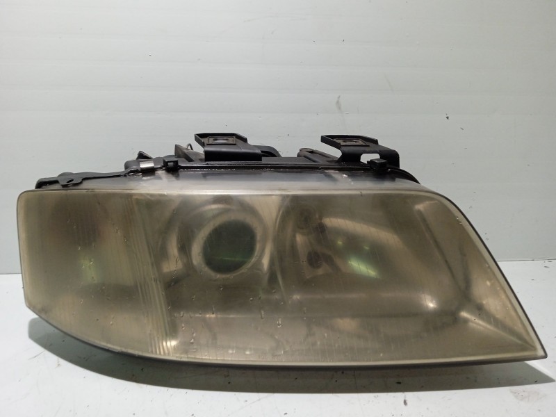 Recambio de faro izquierdo para audi a6 berlina (4b2) 1.8 t referencia OEM IAM 4B0941029K  
