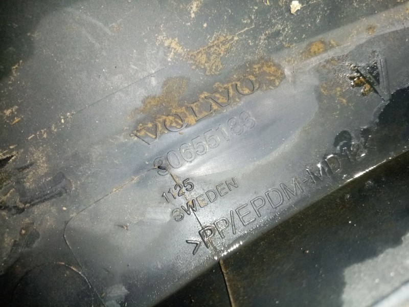 Recambio de aletin trasero izquierdo para volvo xc90 d5 referencia OEM IAM 30655183  