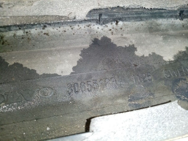 Recambio de moldura para volvo xc90 d5 referencia OEM IAM 30655188  