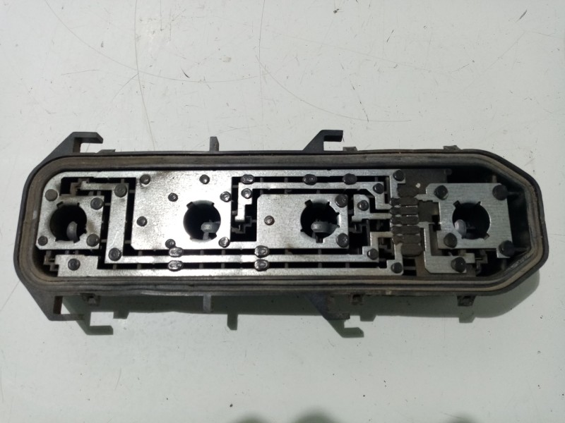 Recambio de portalamparas para renault clio ii fase ii (b/cb0) referencia OEM IAM   