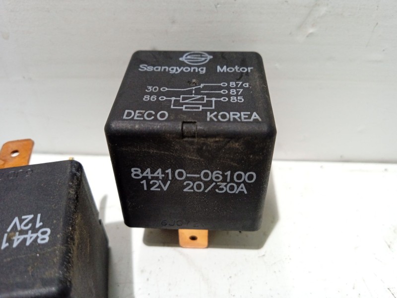Recambio de rele para ssangyong rexton referencia OEM IAM 8441006100 8441006100 20/30A
