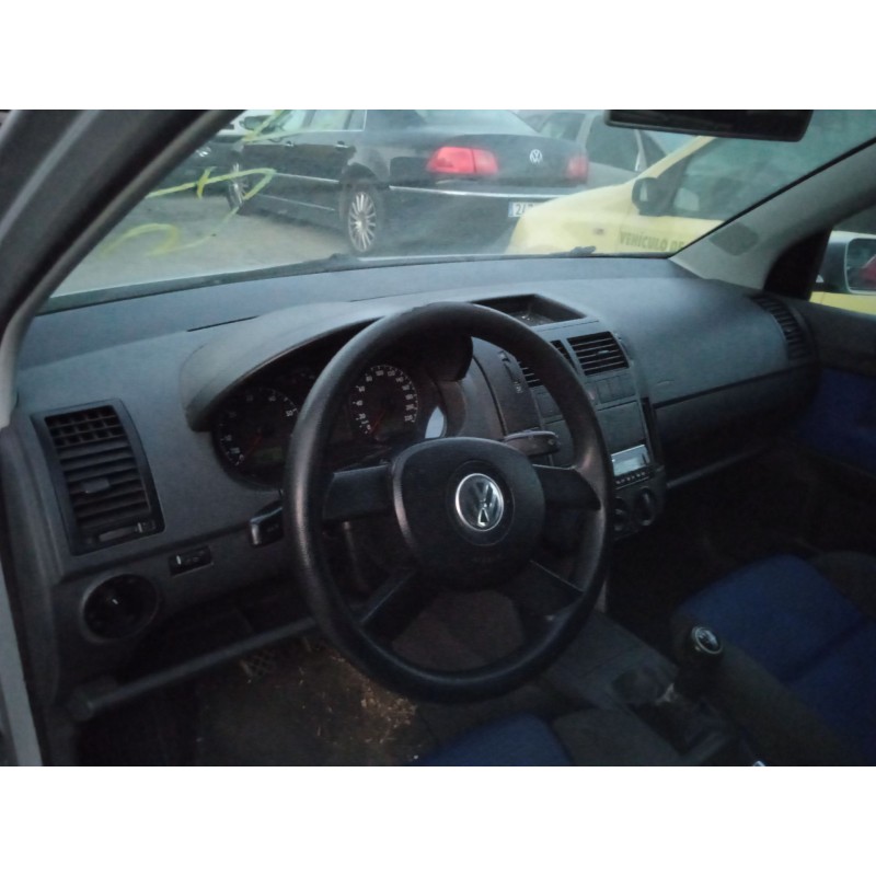 volkswagen polo iv sedán (9a4, 9a2, 9n2, 9a6) del año 2004