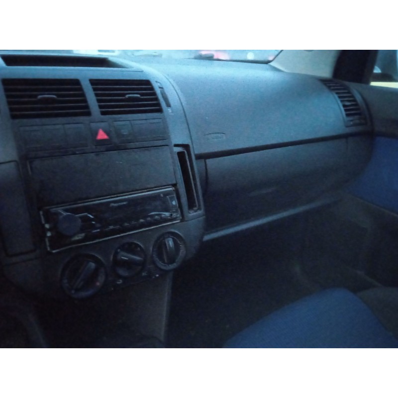 volkswagen polo iv sedán (9a4, 9a2, 9n2, 9a6) del año 2004