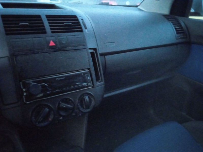 volkswagen polo iv sedán (9a4, 9a2, 9n2, 9a6) del año 2004