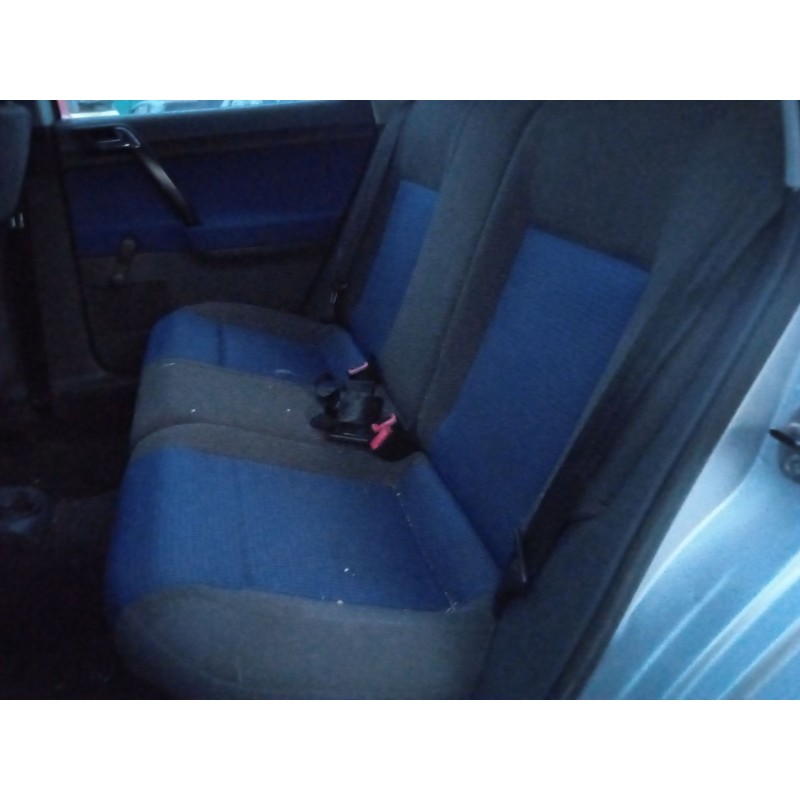 volkswagen polo iv sedán (9a4, 9a2, 9n2, 9a6) del año 2004