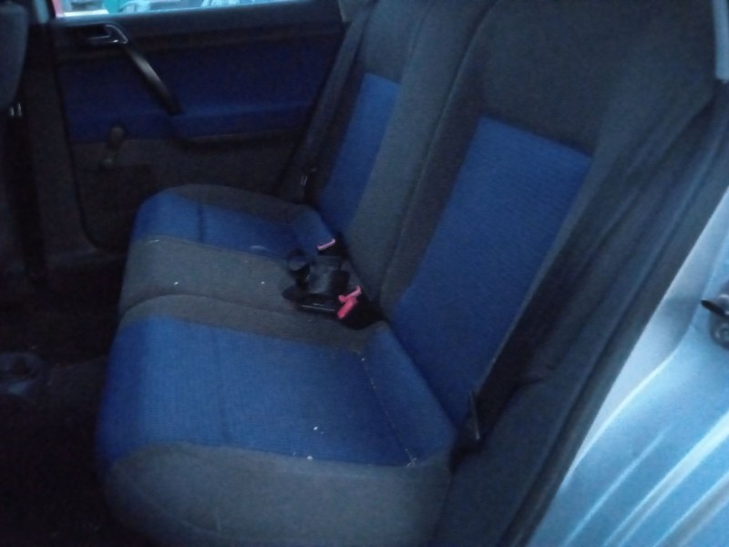 volkswagen polo iv sedán (9a4, 9a2, 9n2, 9a6) del año 2004