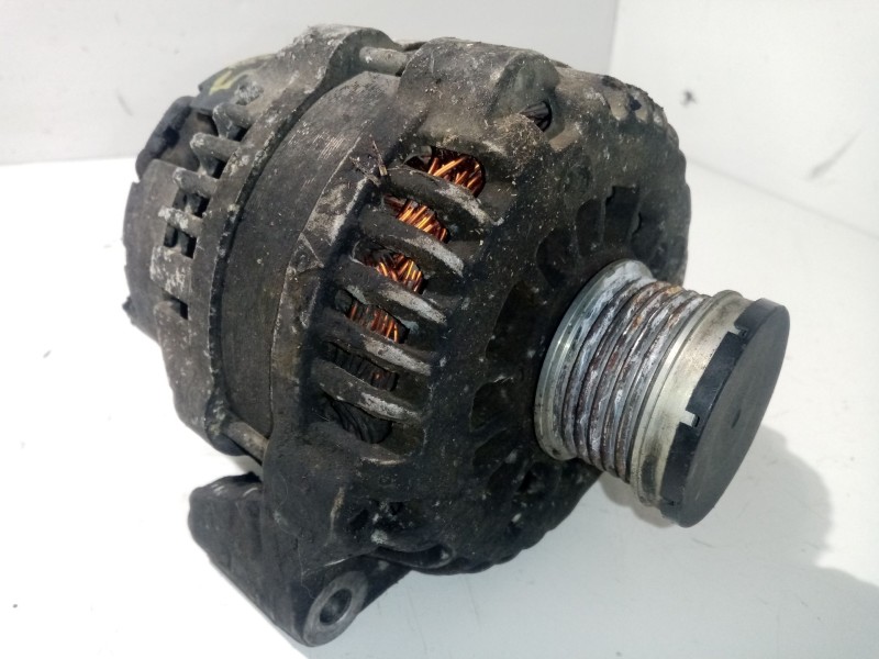 Recambio de alternador para ssangyong rodius 2.7 turbodiesel cat referencia OEM IAM A1621543802  
