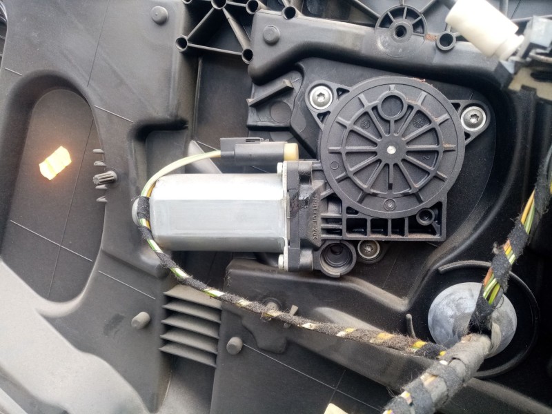 Recambio de elevalunas delantero izquierdo para ford fusion (ju_) 1.6 tdci referencia OEM IAM 1206824  