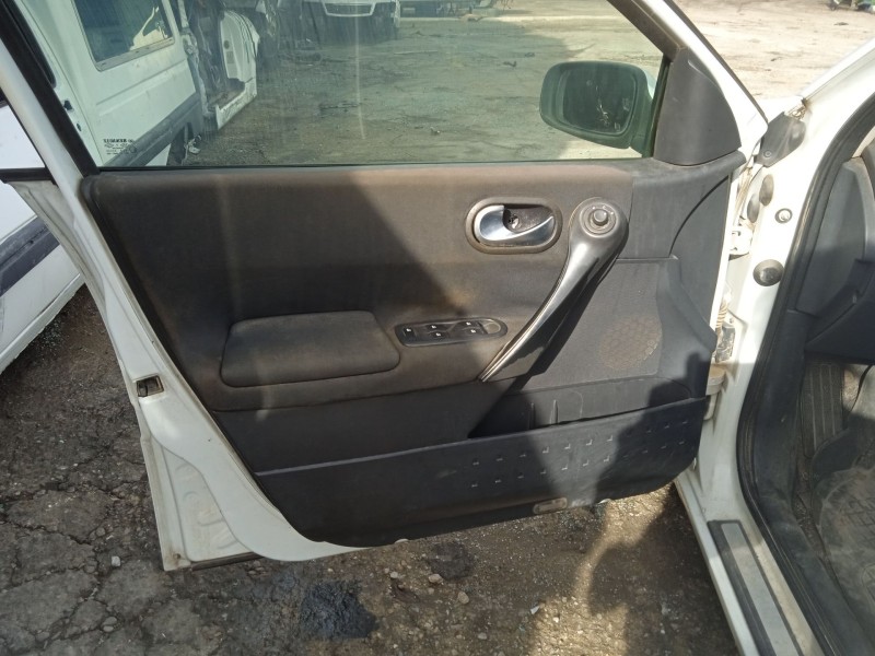 renault megane ii sedán (lm0/1_) del año 2004