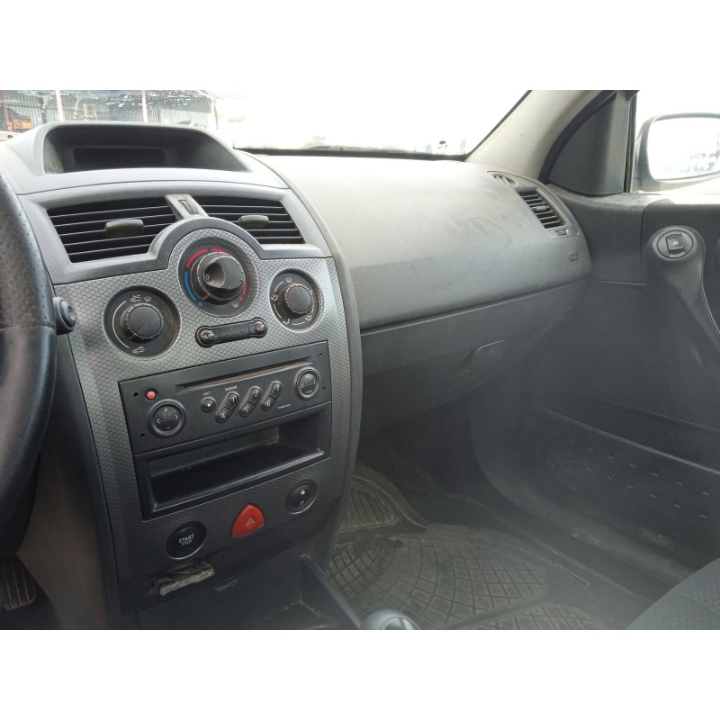 renault megane ii sedán (lm0/1_) del año 2004