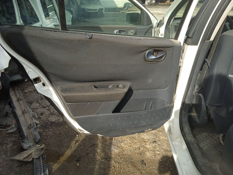 renault megane ii sedán (lm0/1_) del año 2004