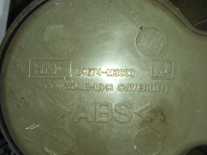 Recambio de moldura para kia joice ls referencia OEM IAM 84674M3000  