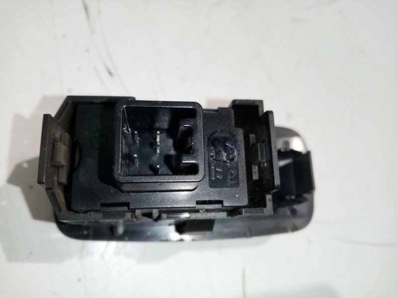 Recambio de mando elevalunas trasero izquierdo para toyota corolla verso (zer_, zze12_, r1_) 2.0 d-4d (cur10_) referencia OEM IA