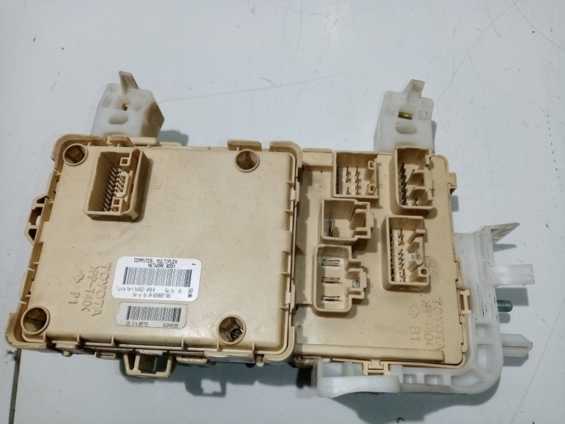 Recambio de caja reles / fusibles para toyota corolla verso (zer_, zze12_, r1_) 2.0 d-4d (cur10_) referencia OEM IAM 892210F010 