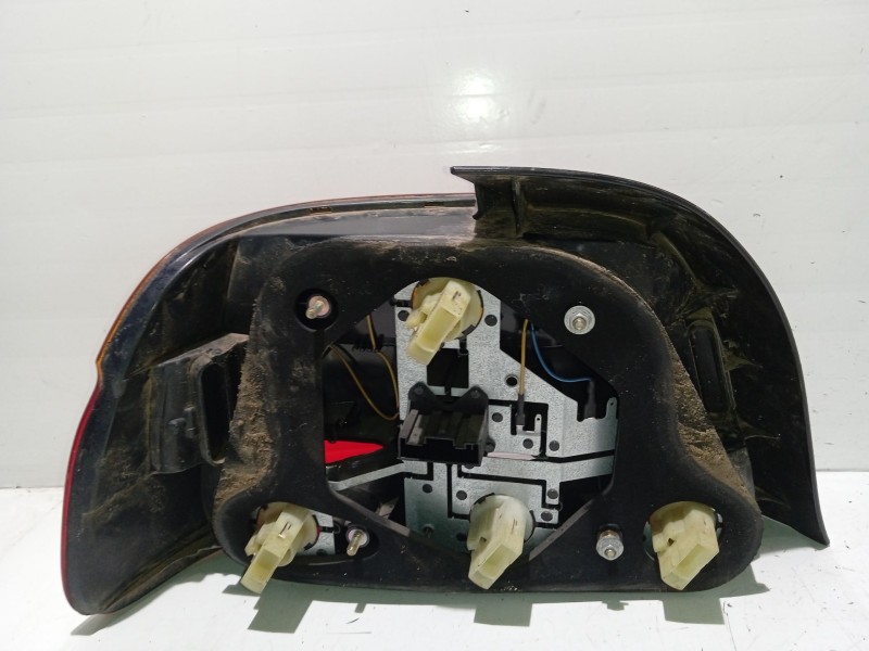 Recambio de piloto trasero derecho para bmw serie 5 berlina (e39) 520i exclusive referencia OEM IAM 63216900210  