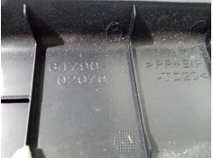 Recambio de moldura para toyota auris station wagon (_e18_) 2.0 d-4d (ade186_) referencia OEM IAM 6479002070   2