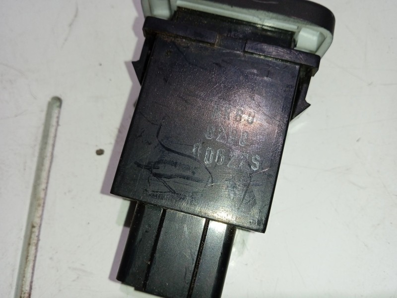 Recambio de interruptor para kia joice ls referencia OEM IAM 864W0119  