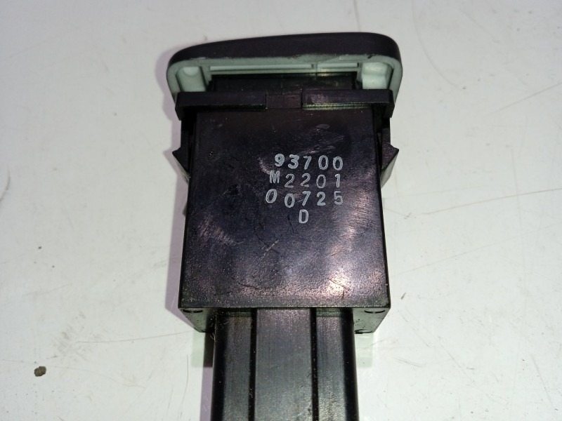 Recambio de interruptor calefaccion luna trasera para kia joice ls referencia OEM IAM 93700M2201  